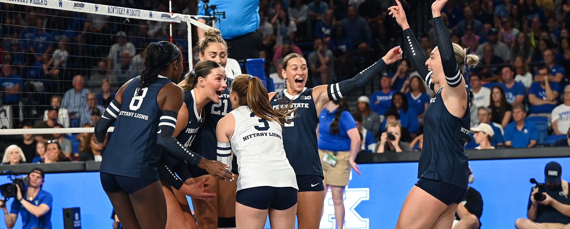 No Women S Volleyball Reverse Sweeps No Kentucky On The Road