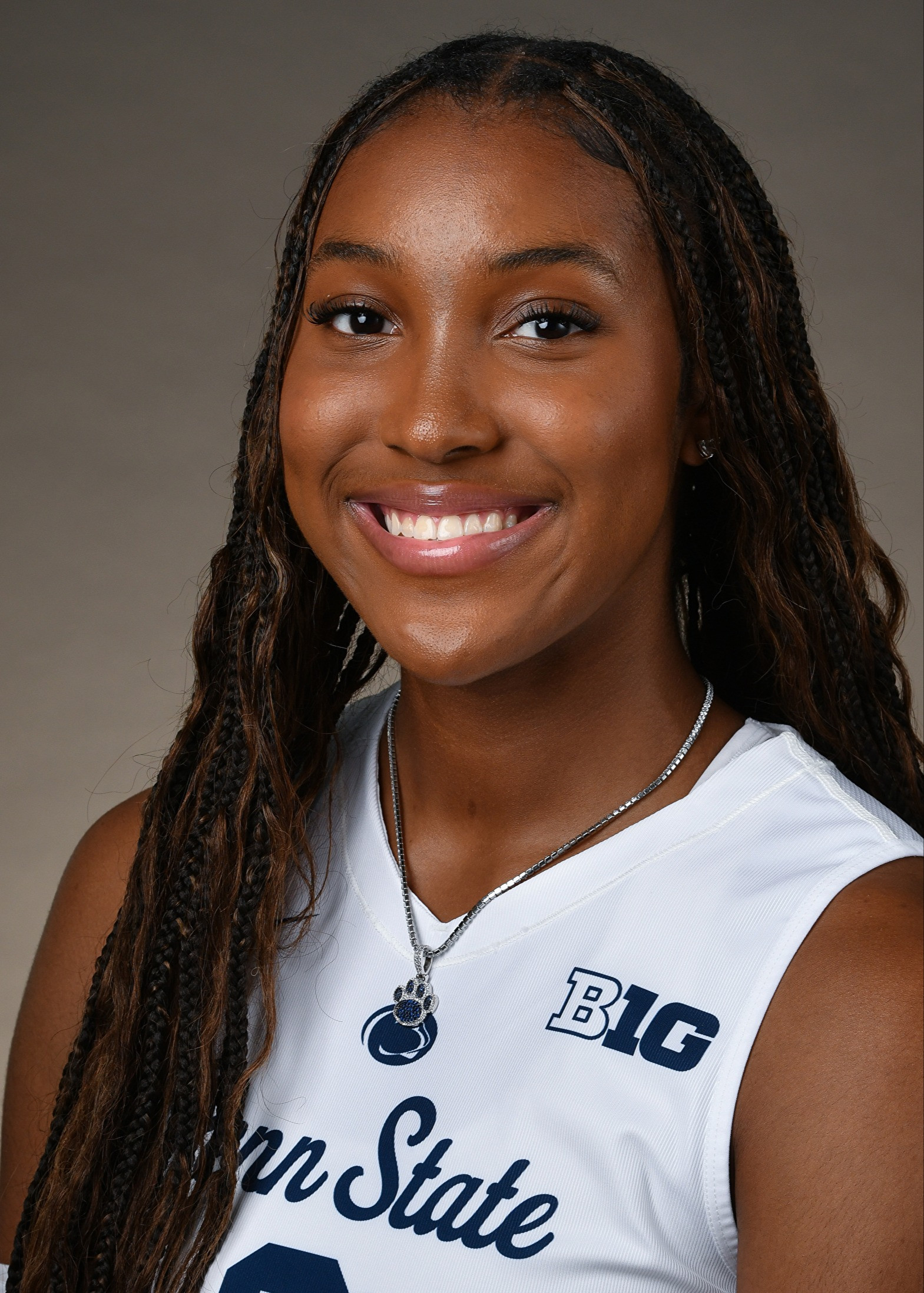 Gabrielle Nichols headshot